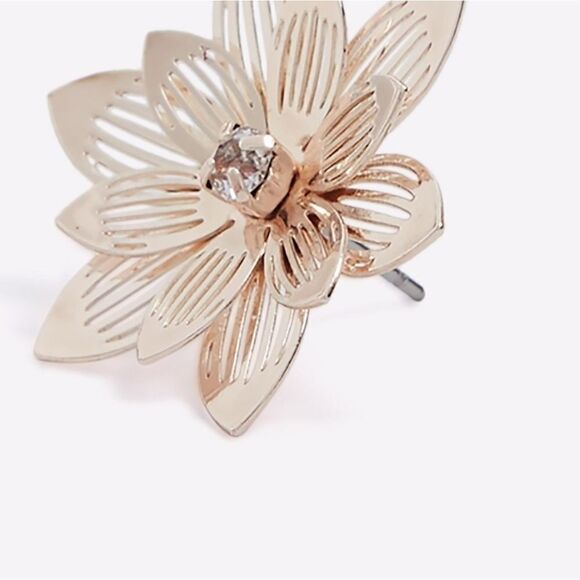 Flower Button Filigree Detailing Earrings NWT - Picture 4 of 6